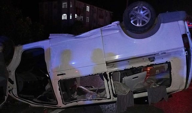 Takla atan minibüsteki 9 kişi yaralandı