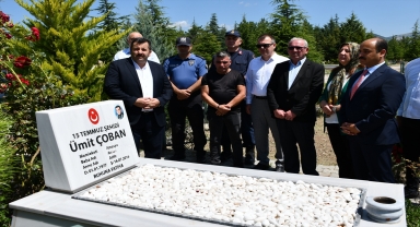 15 Temmuz şehidi Ümit Çoban, Amasya'daki kabri başında anıldı