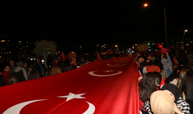 Amasya'da Cumhuriyet'in 100. yılı fener alayı ile kutlandı