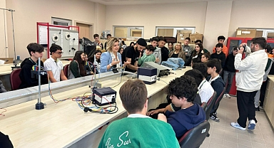 Doğa Koleji öğrencileri Fen Edebiyat Fakültesi’ni ziyaret etti