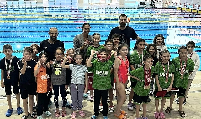 Gençler,''Cumhuriyet Bayramımız İçin Kulaç Attı''