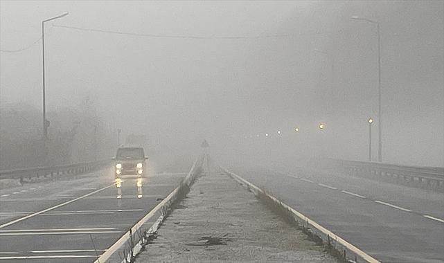 Bolu Dağı'nda sağanak ve sis etkili oldu