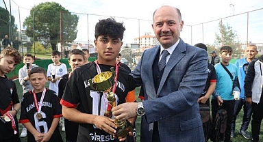 Futbol turnuvası ödül töreniyle taçlandı