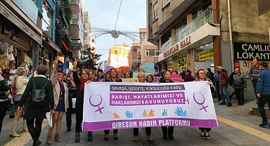 Kadın yürüyüşünde ilk kadın vekil