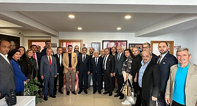 Kamu-Sen’den Mhp’ye Hayırlı Olsun Ziyareti