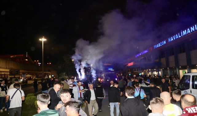 Trabzonspor'a havalimanında coşkulu karşılama
