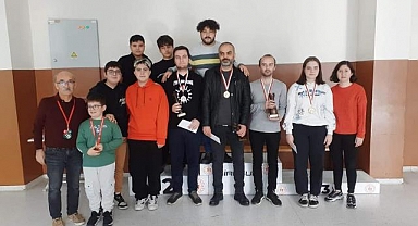 Zafer Taner anısına satranç turnuvası düzenlendi 