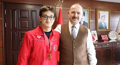  Vali Serdengeçti, şampiyon Yaraman’ı makamında kabul etti