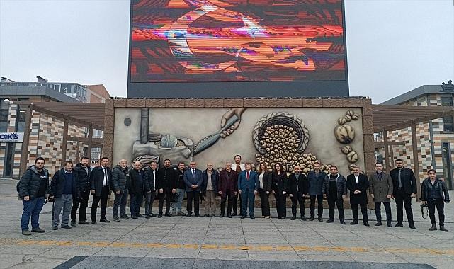 AK Parti Çorum İl Başkanı Günay, gazetecilerle bir araya geldi