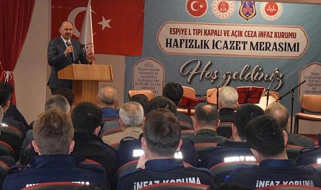 Cezaevinde hafız olan mahkum icazet aldı