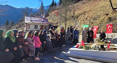 Öğrenciler, Şehit Eren Bülbül'ün kabrini ziyaret etti