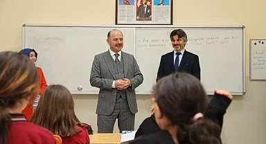 Vali Serdengeçti'nin okul ziyaretleri hız kesmiyor