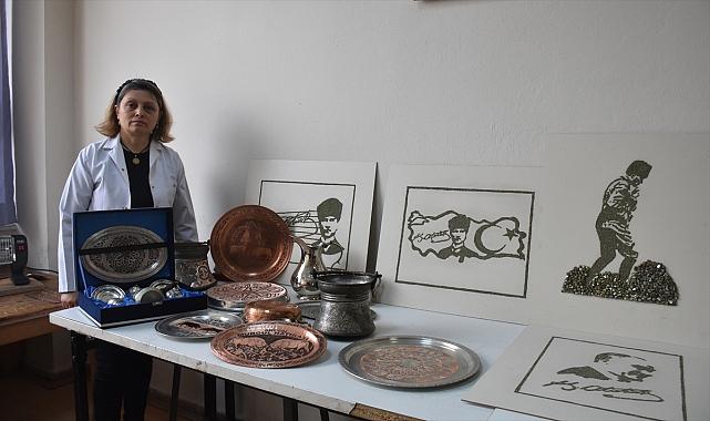 Bakır işlemeciliği kursuna katılan kadınlar meslek sahibi oluyor