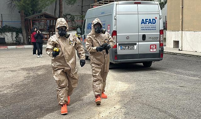 Öğrencilerin katılımıyla deprem tatbikatı yapıldı