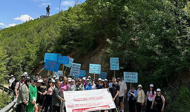Artvin'de tütün ürünlerinin zararlarına dikkat çekmek için yürüyüş yapıldı