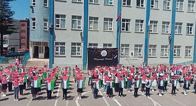 Rize'de ilkokul öğrencilerinden Filistin'e destek
