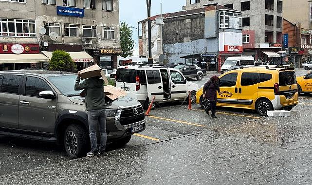 Rize'de sağanak ve dolu etkili oldu