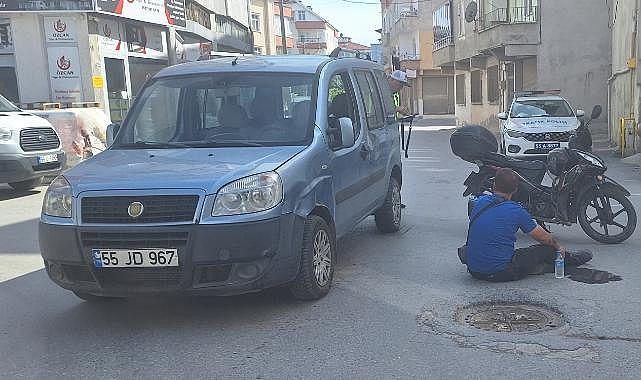 Samsun'da hafif ticari araçla çarpışan motosiklet sürücüsü yaralandı