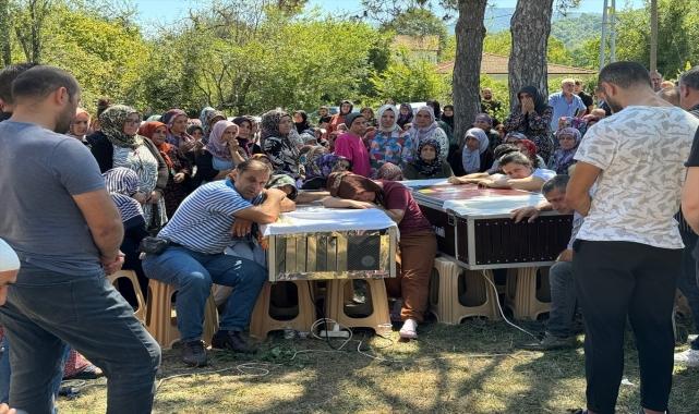 Motosiklet kazasında ölen kuzenlerin cenazeleri Bartın'da defnedildi
