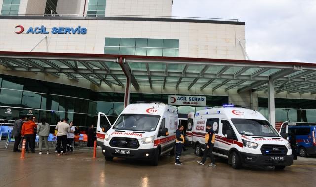 Okul servisi devrildi, 7'si öğrenci 9 kişi yaralandı