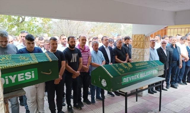 Silahlı saldırıda hayatını kaybeden dayı ve yeğeni defnedildi