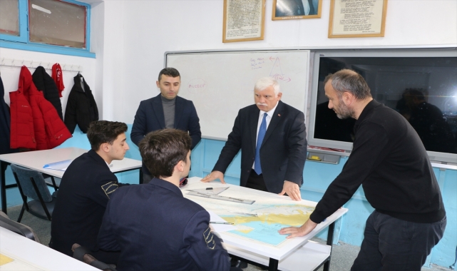 Of İlçe Eğitim Müdürü Kabahasanoğlu'ndan okul ziyareti