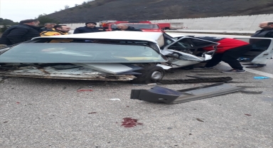 Tokat'ta devrilen otomobildeki 2 kişi yaralandı 