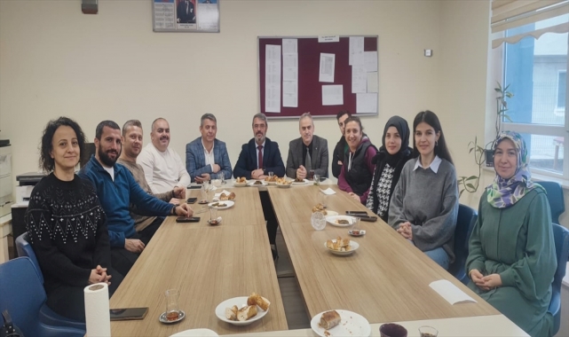 Tosya İlçe Milli Eğitim Müdürü Toğrul'dan okul ziyareti