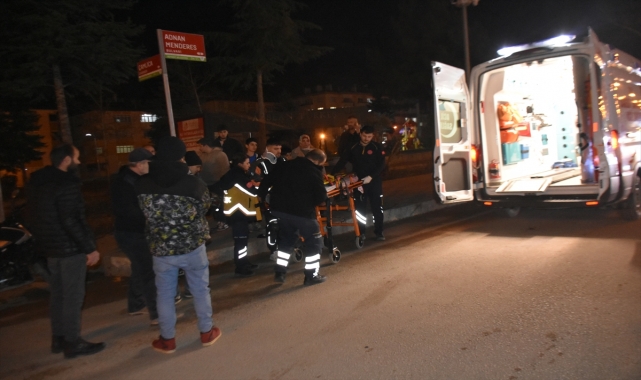 Boyabat'ta otomobille çarpışan motosikletin sürücüsü yaralandı