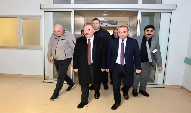 Çorum Valisi Çalgan'dan, kaza yerinde yaralanan trafik polisine ziyaret