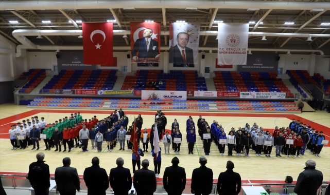 Karabük'te Okul Sporları Gençler Kız-Erkek Hentbol Yarı Final Müsabakaları başladı