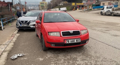 Karabük'te otomobilin bir çocuğa çarpma anı güvenlik kamerasında