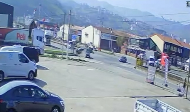Samsun'da 5 kişinin yaralandığı trafik kazası güvenlik kamerasında