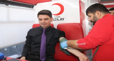 Taşova Kaymakamı Kartal kan bağışında bulundu