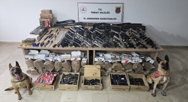 Tokat'ta kaçak silah imalatı ve ticareti operasyonunda 19 zanlı yakalandı