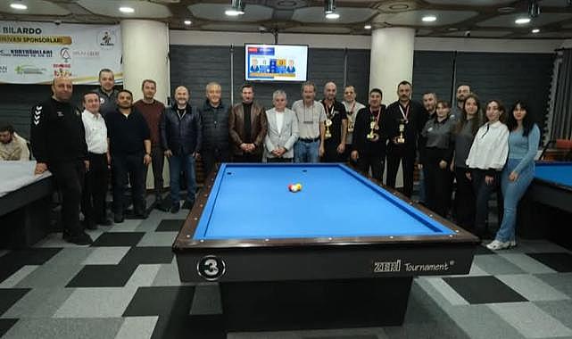 Üç Bant Bilardo Bölge Turnuvası'nda Nefes Kesen Mücadele