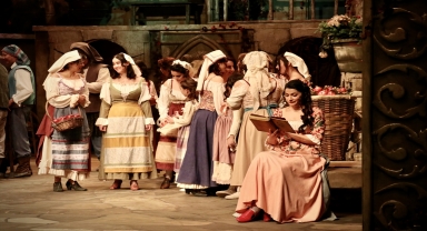 193 yıllık zengin kız fakir oğlan hikayesi 