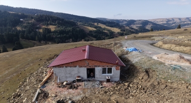 Alaçam'da ihtiyaç sahibi aileye ev yapıldı