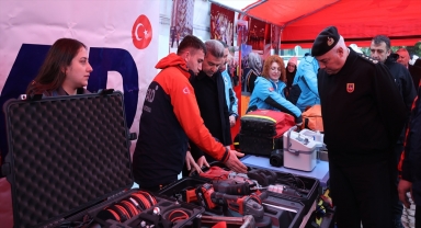 Artvin'de afetlere dikkat çekmek için stant açıldı