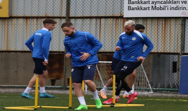 Çaykur Rizesporlu futbolcu Sowe, Galatasaray maçı öncesi değerlendirmelerde bulundu: