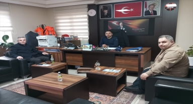 Cide'de kurum müdürleri Karayolları Şefi Engin'i ziyaret etti