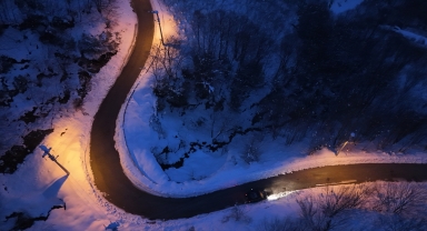 Düzce'deki 1368 metre rakımlı Yanık Yaylası karla kaplandı