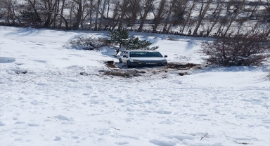 Giresun'da hafif ticari aracın şarampole devrildiği kazada 2 kişi yaralandı