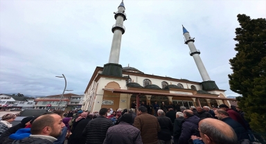 Gölyaka'da umre kafilesi kutsal topraklara uğurlandı