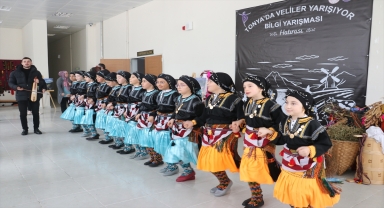 Hayvancılıkla geçinen velilerin katıldığı bilgi yarışmasının ödülü yem oldu