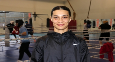 Milli boksör Ayşen, yumruklarını şampiyonluk için 