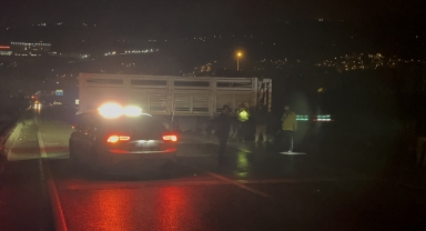 Samsun-Ordu kara yolu kaza yapan tır nedeniyle 1,5 saat ulaşıma kapandı