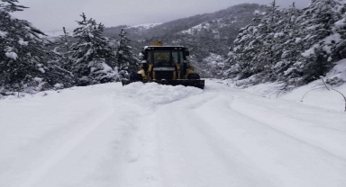Sinop'ta kar nedeniyle 73 köy yolu ulaşıma kapalı bulunuyor