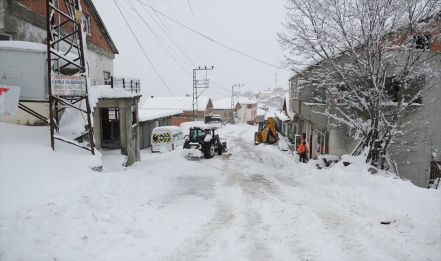 Terme'de karla mücadele çalışmaları devam ediyor
