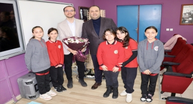 Trabzon'da akademisyenler ortaokul öğrencilerine deprem teknolojilerini tanıttı